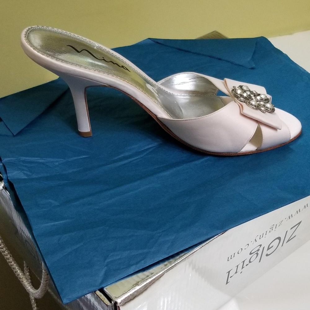 Satin peeptoe mules with ornament